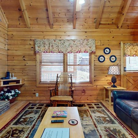 Villa Location, Location, Location! à Pigeon Forge Extérieur photo